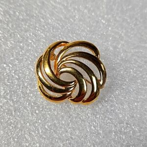 Napier gold tone brooch pin